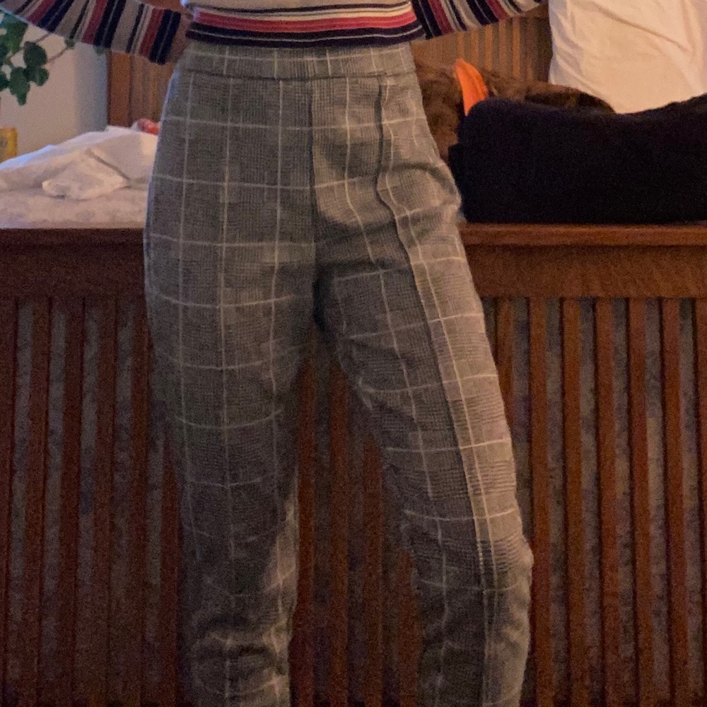 Romeo and Juliet black and white plaid pants!